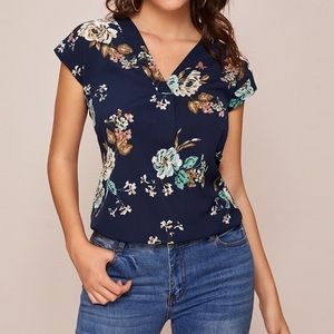 Floral Print V-Neck Sleeve Blouse 👚